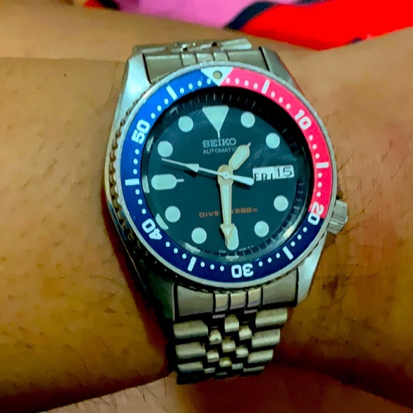 Vintage 40 year old Seiko Pepsi GMT Perpetual Calendar Automatic 40mm.